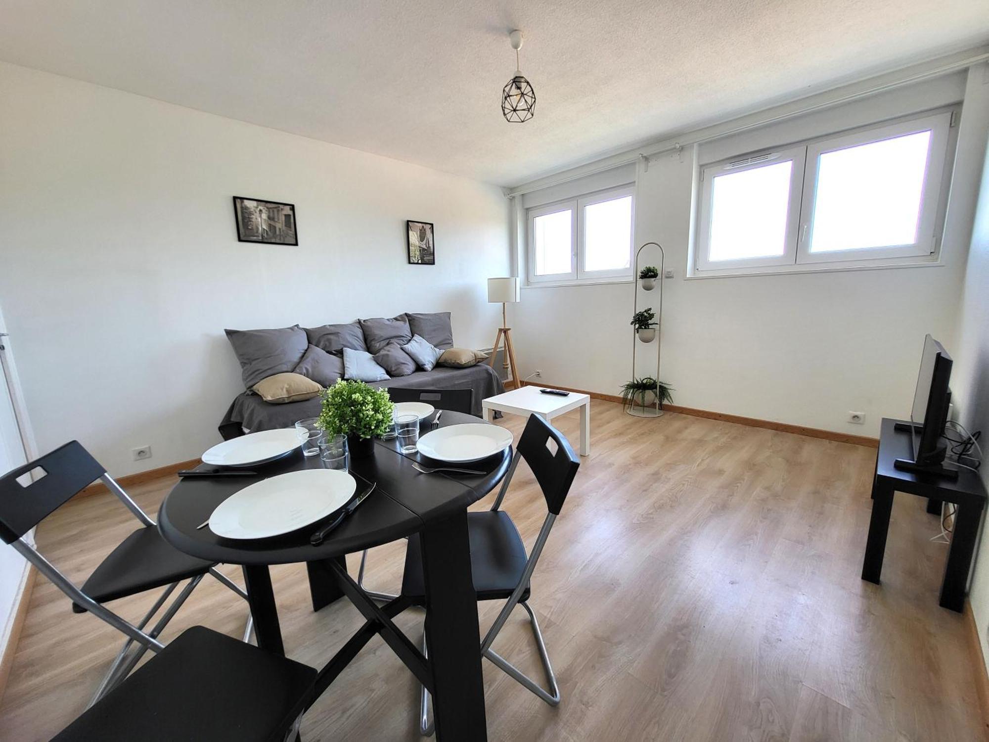 St-Quentin-En-Yvelines Plusieurs Appartements Avec Parking Trappes Bilik gambar