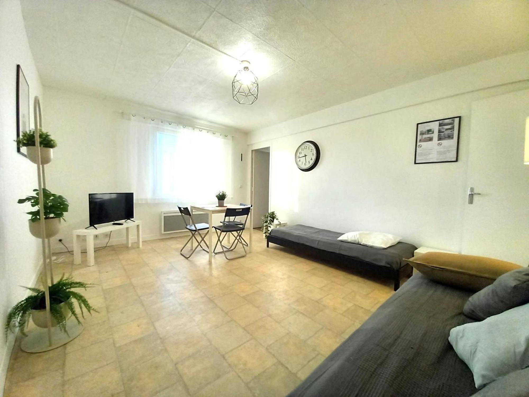 St-Quentin-En-Yvelines Plusieurs Appartements Avec Parking Trappes Bilik gambar