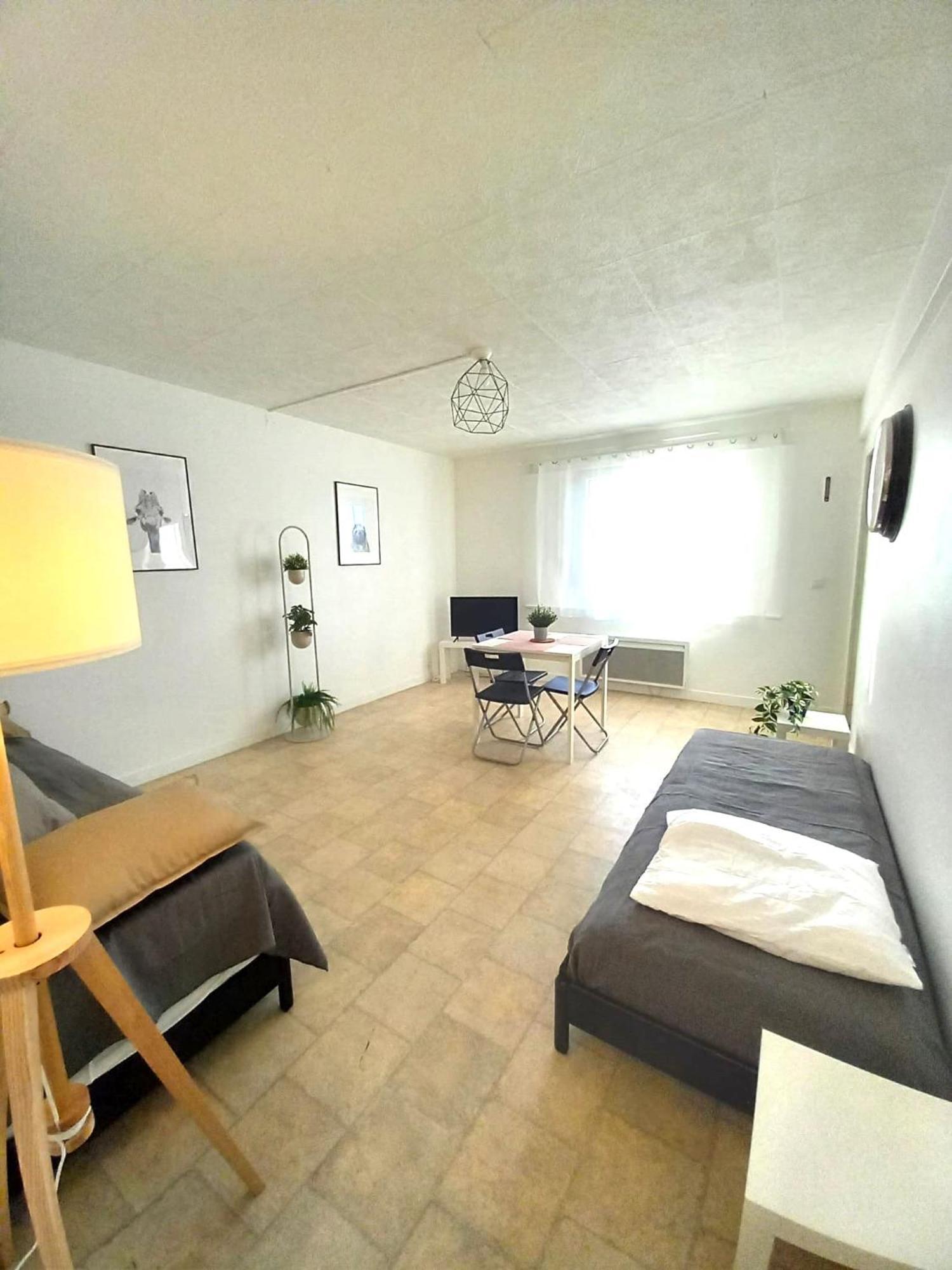 St-Quentin-En-Yvelines Plusieurs Appartements Avec Parking Trappes Bilik gambar